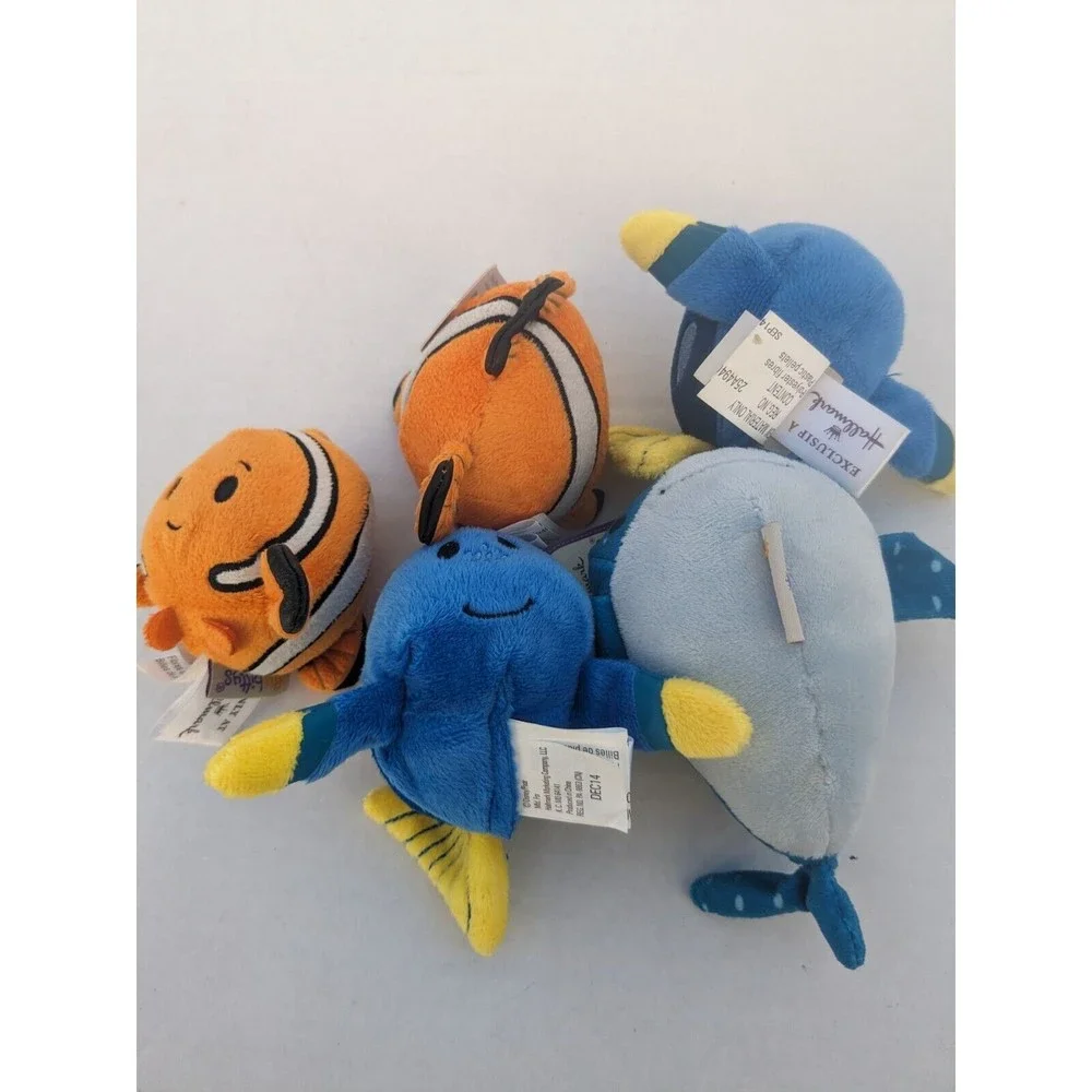 Nemo Hallmark Itty Bittys Disney Nemo X2, Dory X2, Whale shark Keep swimming